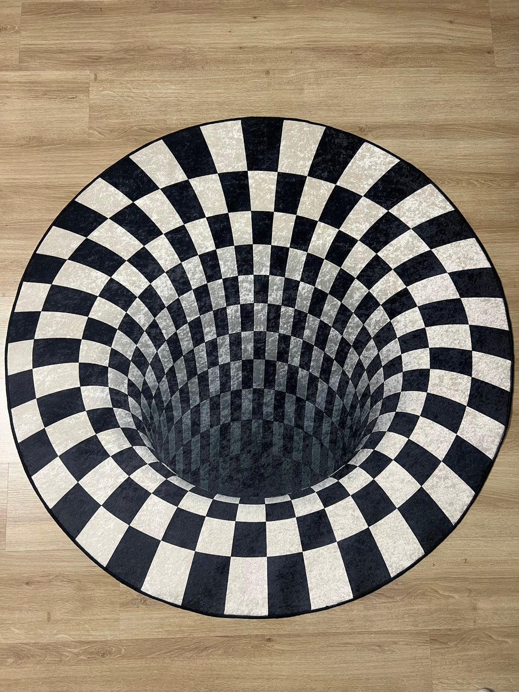 Hole 3D Optik İllüzyon Halı