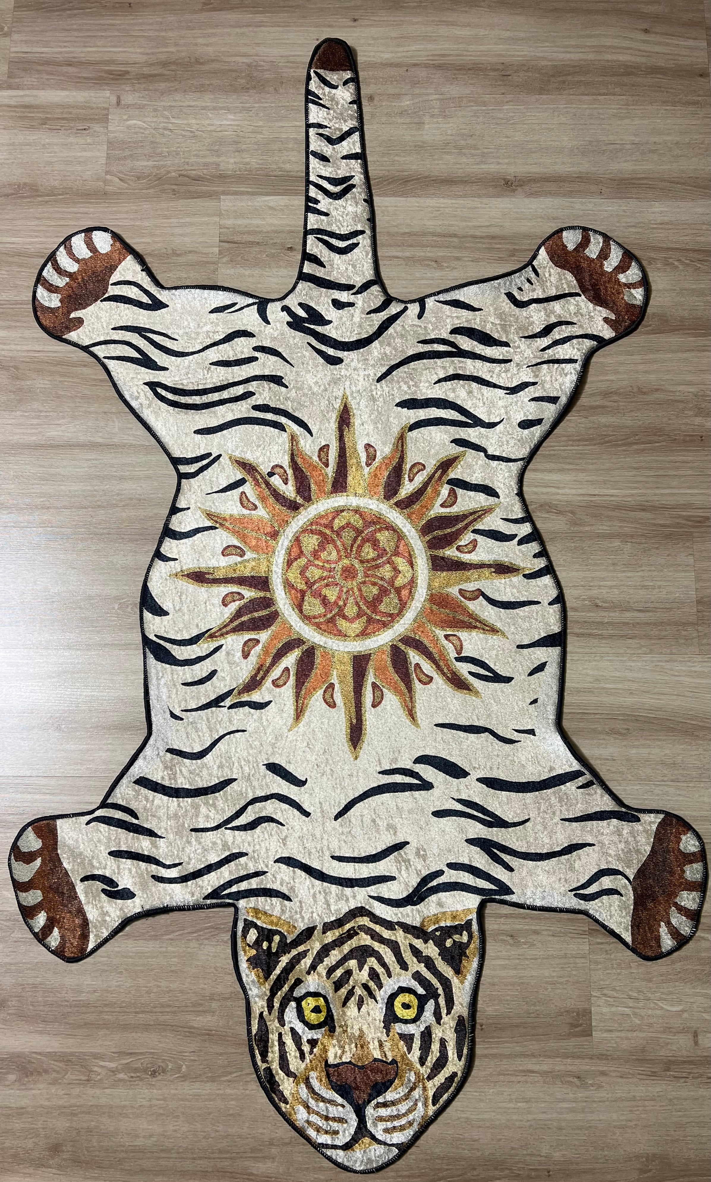 Solar Tiger Özel Kesim Halı